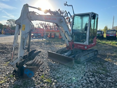 2018 Takeuchi TB235-2