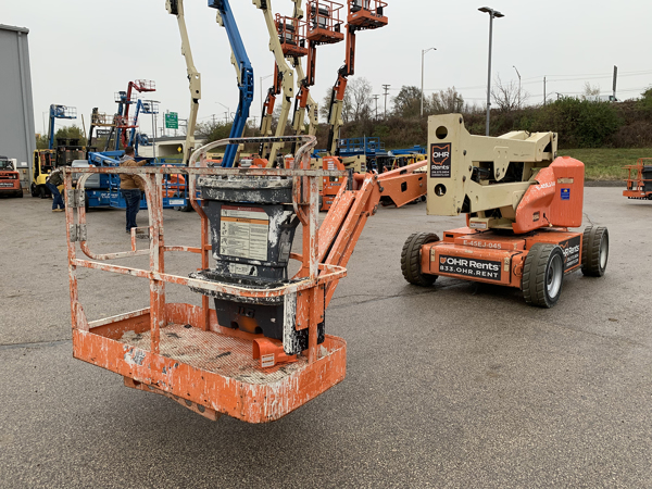 2011 JLG E450AJ-EE