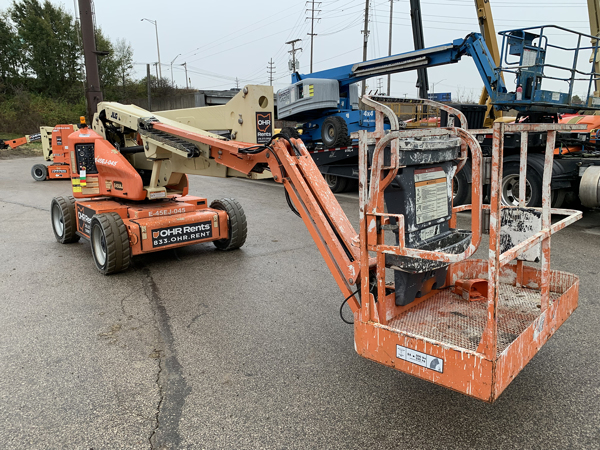 2011 JLG E450AJ-EE