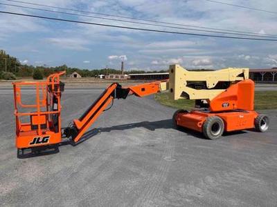 2012 JLG E400AJPN