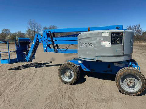 2013 Genie Z-45/25J IC