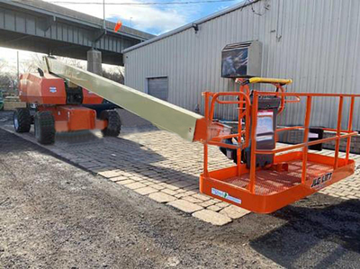 2013 JLG 800S