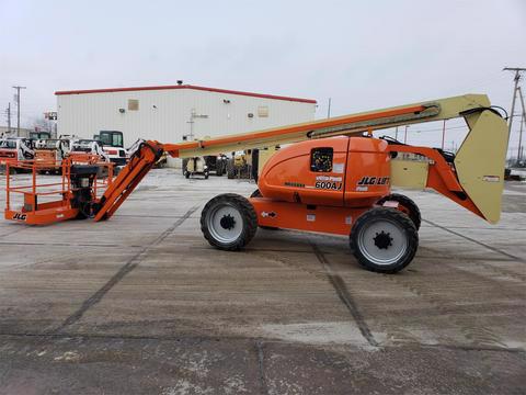 2011 JLG 600AJ