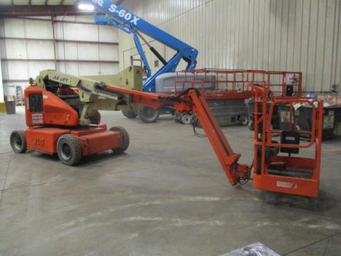 2008 JLG E450AJ