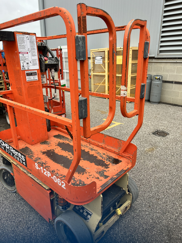 2014 JLG 1230ES