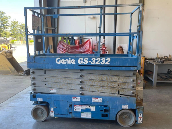 2015 Genie GS-3232 - Used Slab Scissor Lift in Eugene, OR, ID#222923