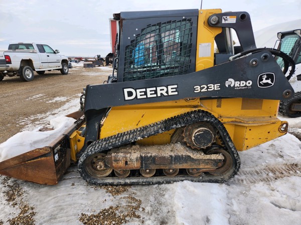 2015 John Deere 323E