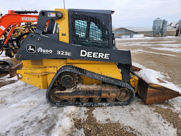 2015 John Deere 323E