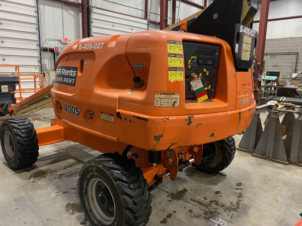 2015 JLG 400S