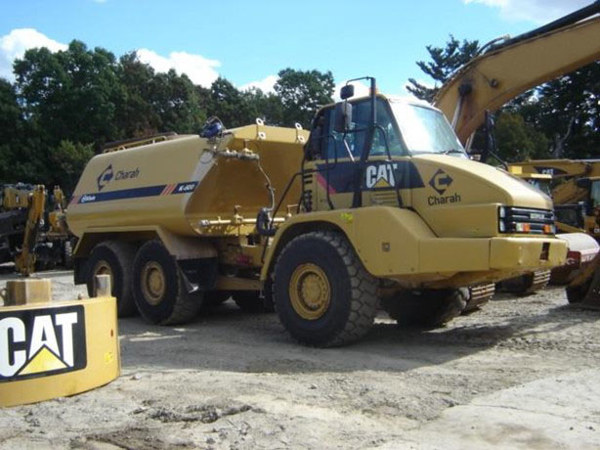 2010 CAT 725