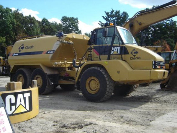 2010 CAT 725