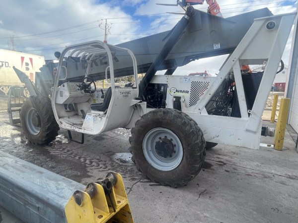 2005 Terex TH1056C 