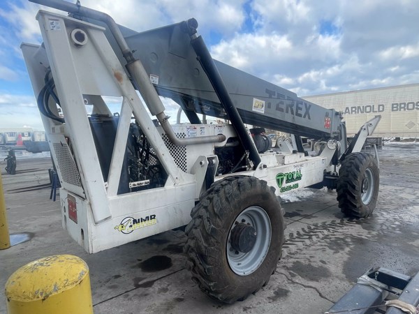 2005 Terex TH1056C 