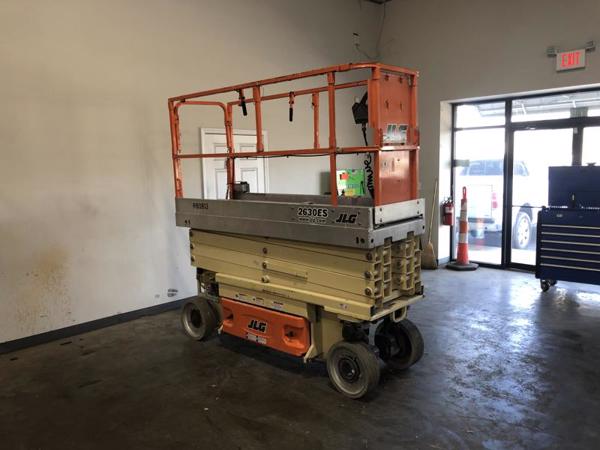 2014 JLG 2630ES