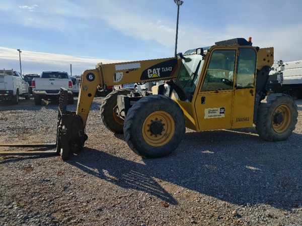 2011 CAT TL642