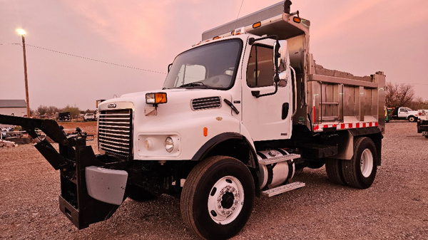 2010 Freightliner M2