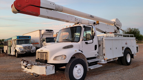 2004 Freightliner M2