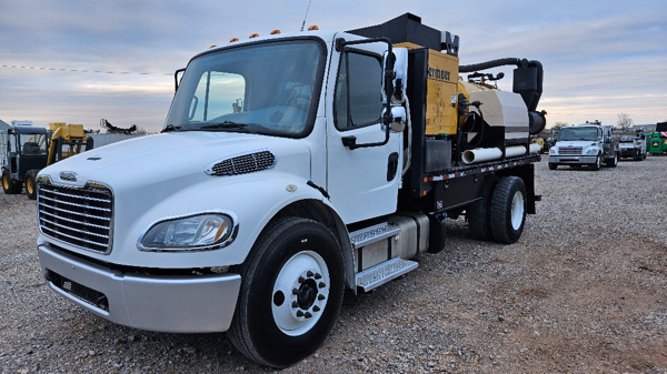 2017 Freightliner M2