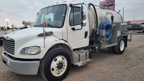 2017 Freightliner M2