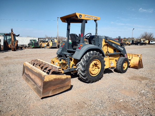 2015 John Deere 210LE