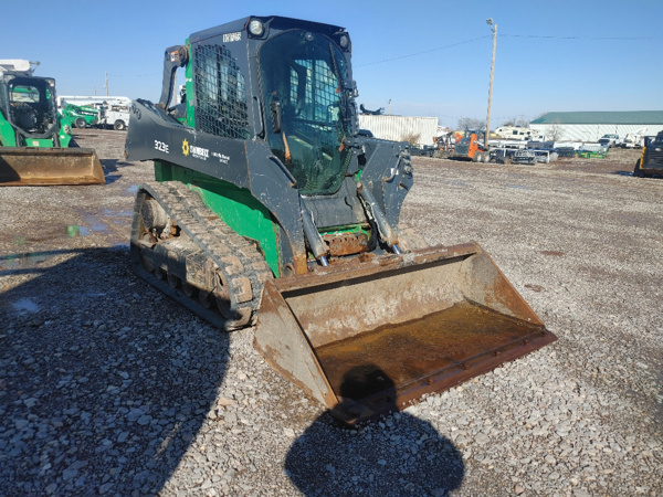 2017 John Deere 323E