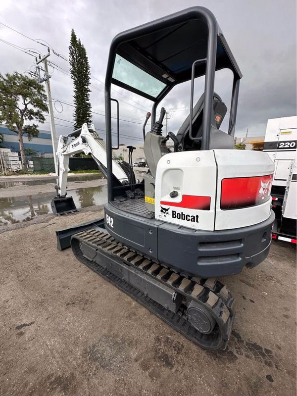 2016 Bobcat E42