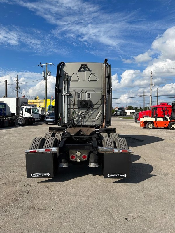 2009 Freightliner Cascadia