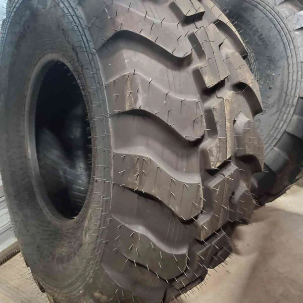 0 Galaxy 405/70R18 Multi-Tough 146/B