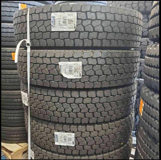 0 Pirelli 11R22.5  R89 Drive 146/143L 3271800