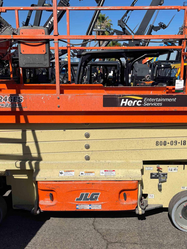 2016 JLG 3246ES