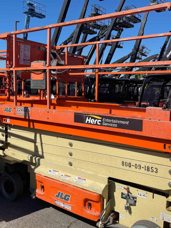 2016 JLG 3246ES