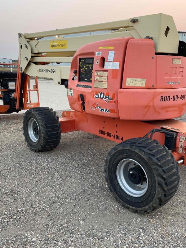 2013 JLG 450AJ