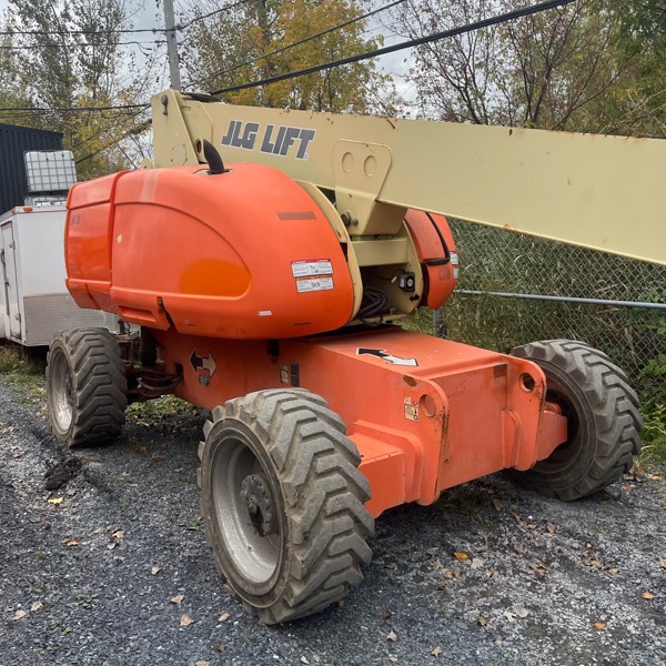 2005 JLG 800S