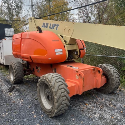 2005 JLG 800S