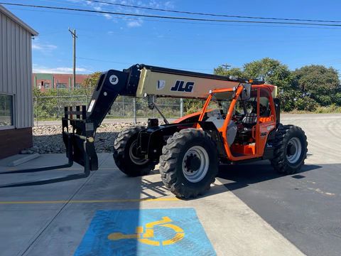 2022 JLG 943