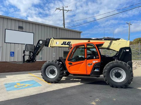 2022 JLG 943