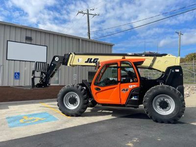 2022 JLG 943