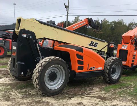 2019 JLG 742