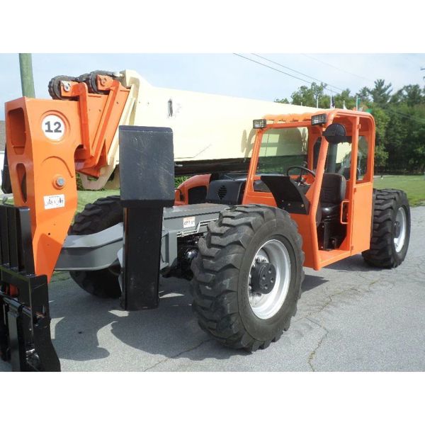 2010 JLG G12-55A