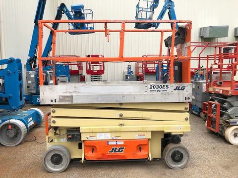 2013 JLG 2030ES