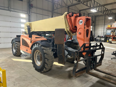 2011 JLG 1255