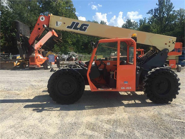 2012 JLG G6-42A