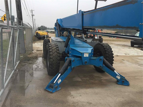 2014 Genie GTH-1056