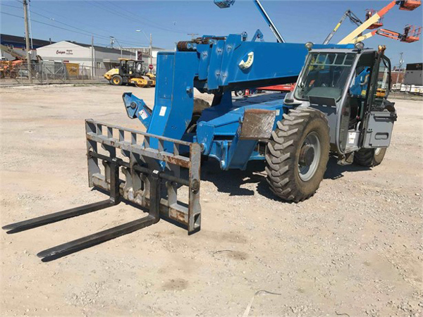 2012 Genie GTH-1056