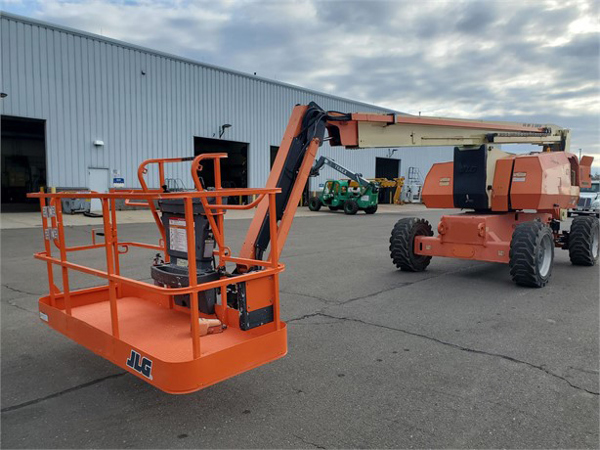 2013 JLG 800AJ