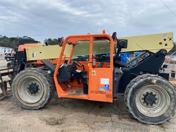 2014 JLG G6-42A