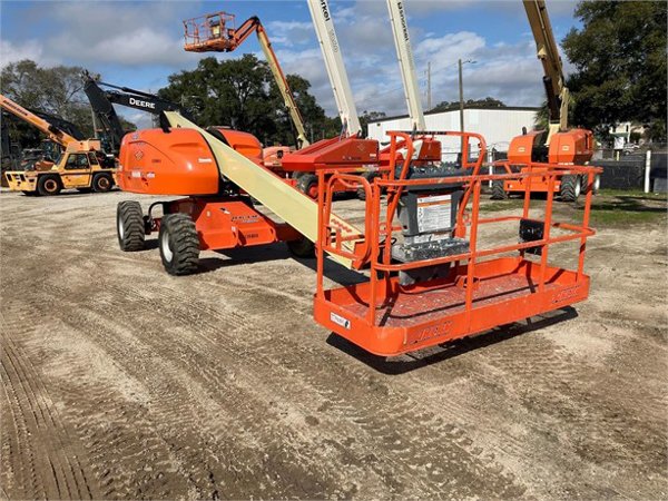 2014 JLG 400S