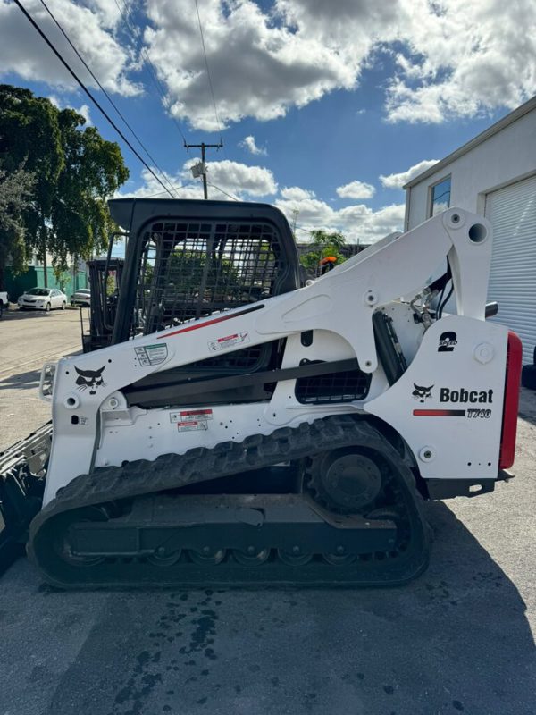 2017 Bobcat T740