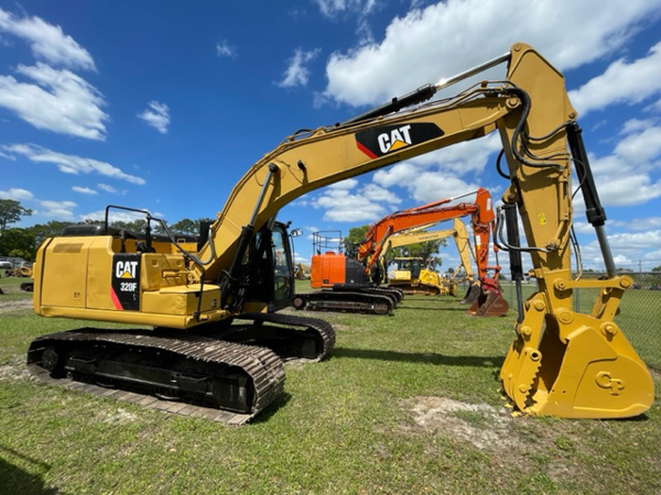 2016 CAT 320FL