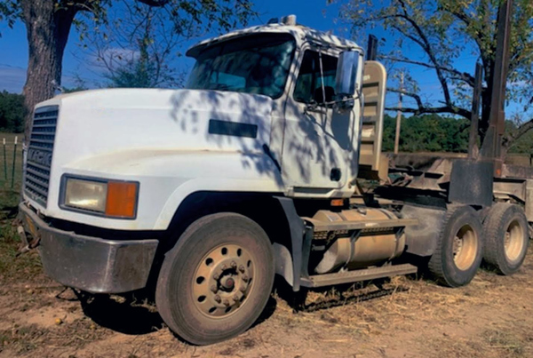 2002 Mack CH613